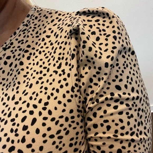 Black and Cream Long Sleeve Dress - Picture 2 of 3